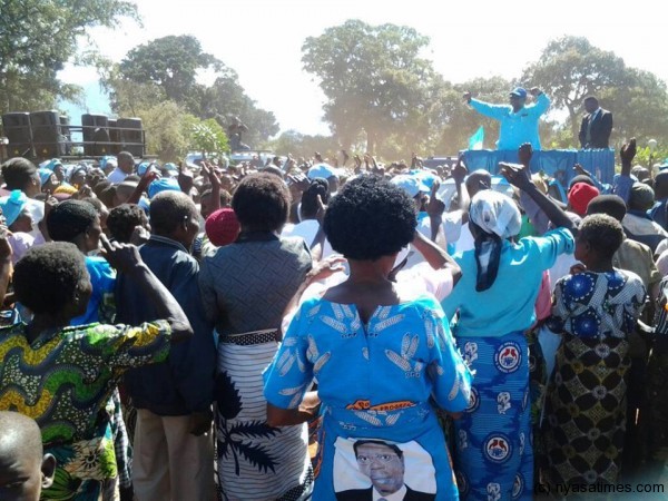 Peter Mutharika arriving at Bvumbe