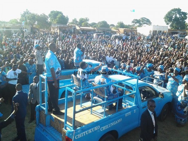 Peter Mutharika on campaign trail in Kasungu