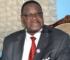Mutharika: Renounces his US resident permit