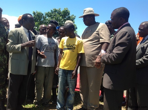 Veep interacts with affected people at Mwenitete