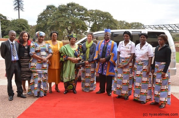 President Banda and the Safemotherhood team