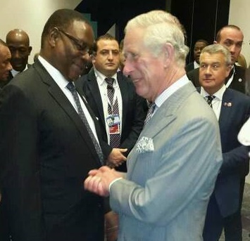 President Mutharika interacting with Prince of Wales on the sidelines of Commonwealth meeting