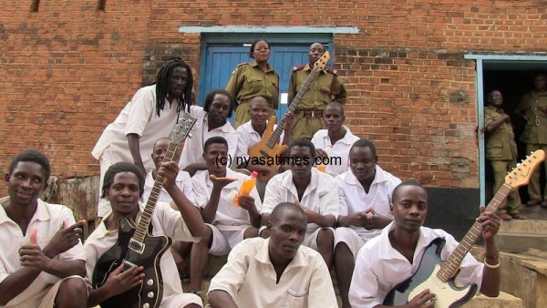 Zomba inmates 'band'