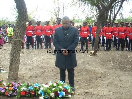 Vice President Chilima paying respect