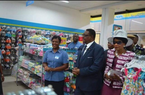 Mutharika and First Lady inside the Shopping Mall<