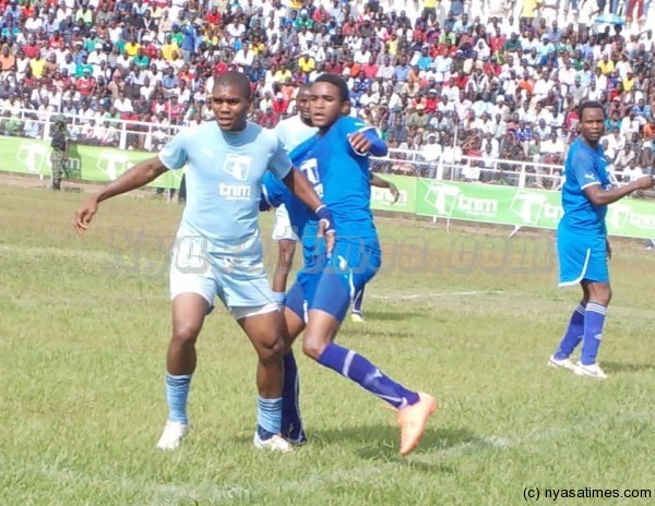 Match action between Silver and Wanderers in which the Nomads won 0-1 but Silver still claimed the league title