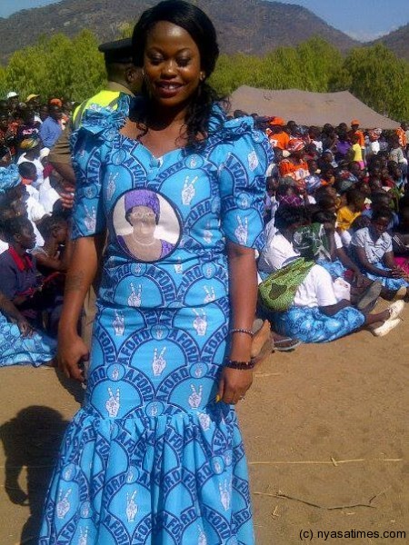 Chihana's wife , Tadala Chahaza -Chihana was seen in Aford attire with JB face