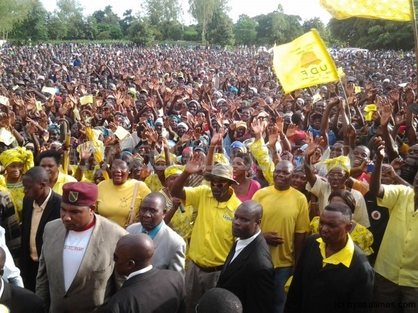 At Mangochi turn-off: Atupele's crowds are surging
