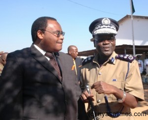 Home Affaies Minister Uladi Mussa and Police Chief Dzonzi: Ground breaking study