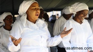 Malawi women praying