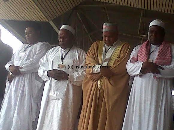 Muluzi join Muslims in prayers