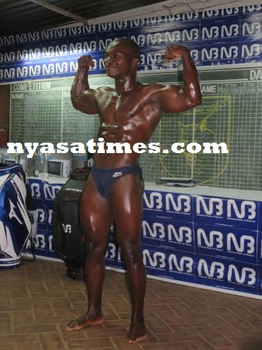 Body builder Thoko Ericson Chagwirampeni entertains the golfers