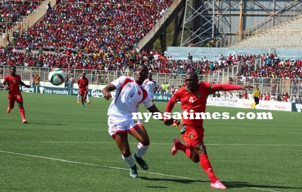 Chiukepo Msowoya trying to win the ball...Photo By Jeromy Kadewere.