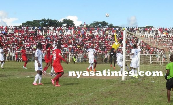 Dynamos goalie Ashley Roynes clears the bal