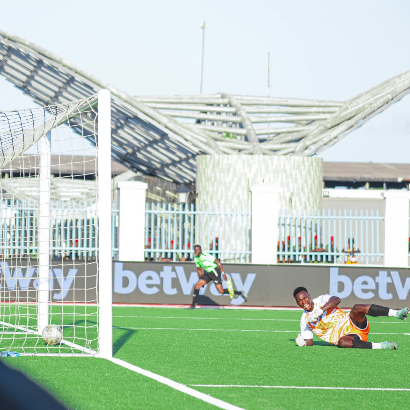 Six-goal horror show: Wanderers crash out of Africa as Simba cruise to aggregate rout