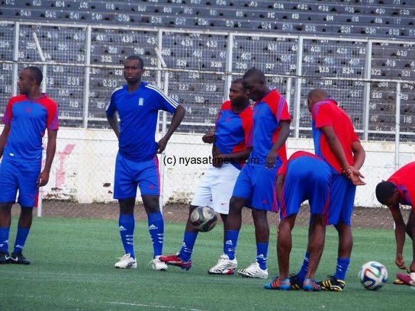 Fomboni-during-their-first-day-training-in-Malawi....Photo-Jeromy-Kadewere