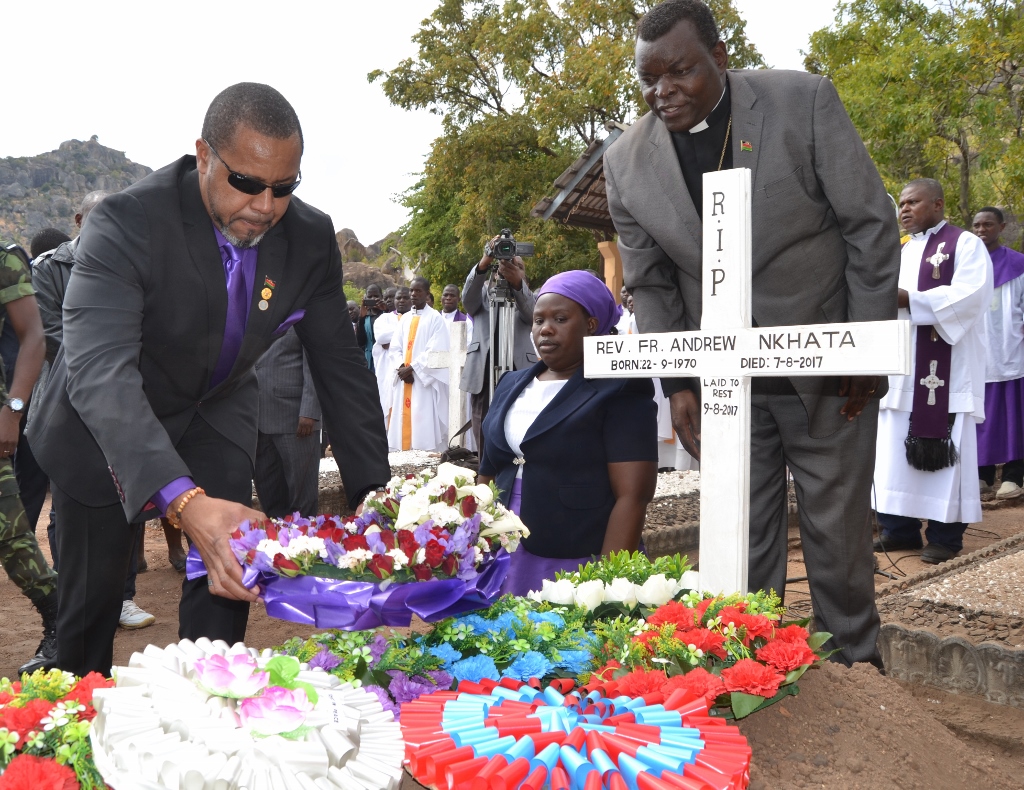 Malawi VP Chilima leads thousands in mourning Father Nkhata, Mangochi Vicar General - Featured News Malawi