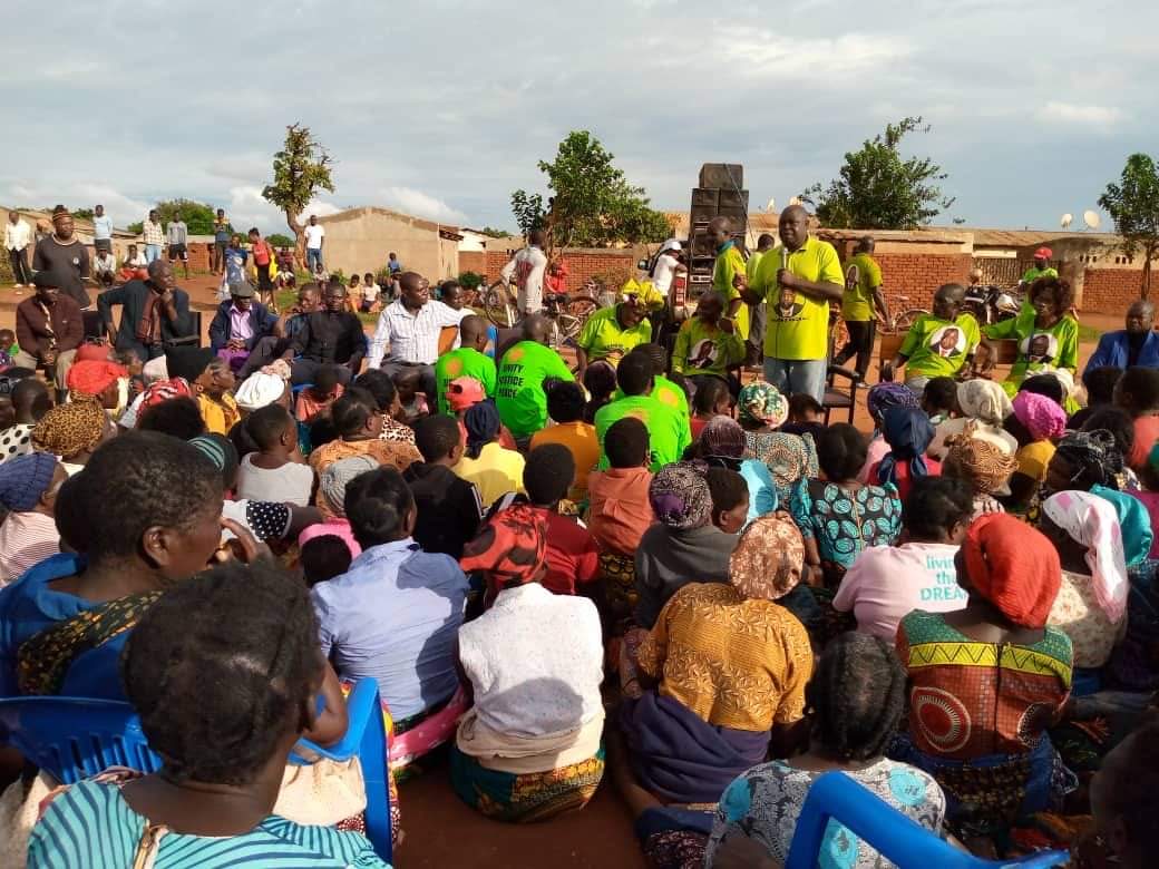 Chunga addressing the crowd at Jenda in Mzimba District