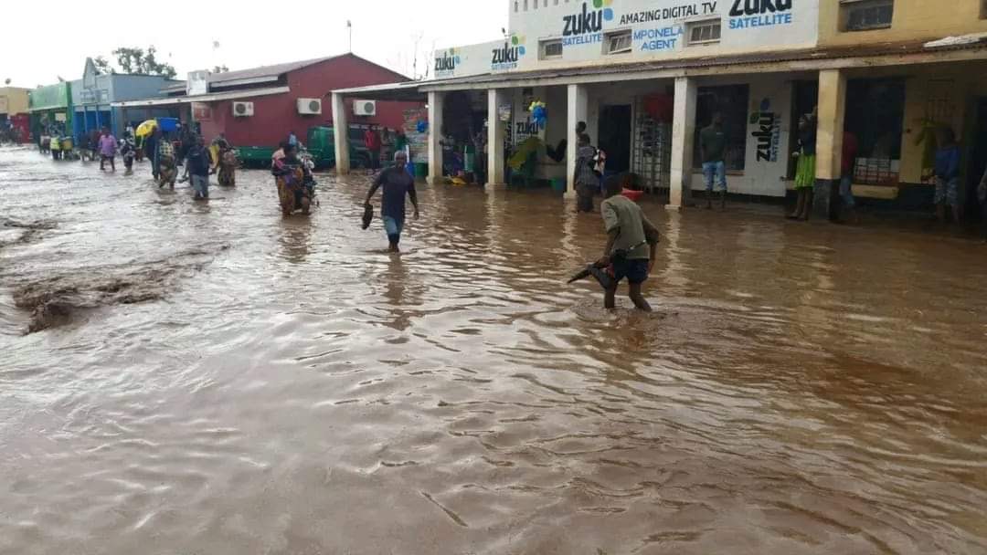Govt issues a flood alert to people living close to major rivers in the Northern Region and Lakeshore area - Vimarsana News