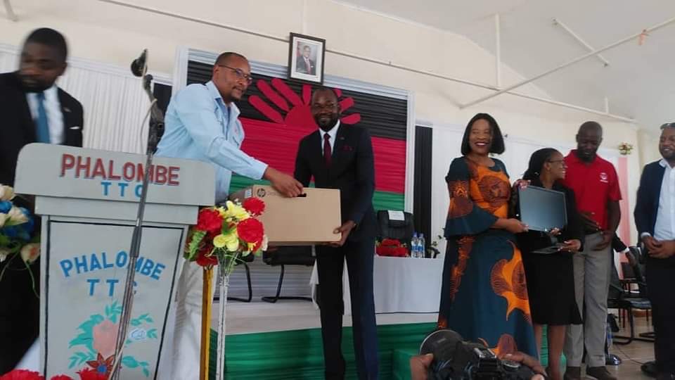 Macra lobbys parliament for 2 year tax break in smartphones as only 1m Malawians have access to internet - Vimarsana News
