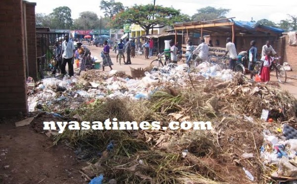 Filthy Karonga -Photo by Tiwonge Kumwenda.