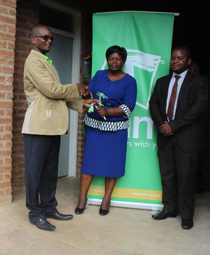 Makata handing over Katili health facility