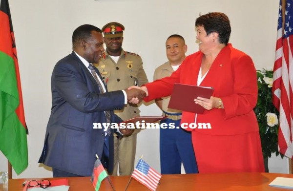 Minister Chaponda, Ambassador Virginia Palmer, Colonel Dan Kuwali representing the Malawi Defence Forces, and Gunnery Sergeant Brian Corpuz representing United States Marine Corps.-Photo by  US Embassy  