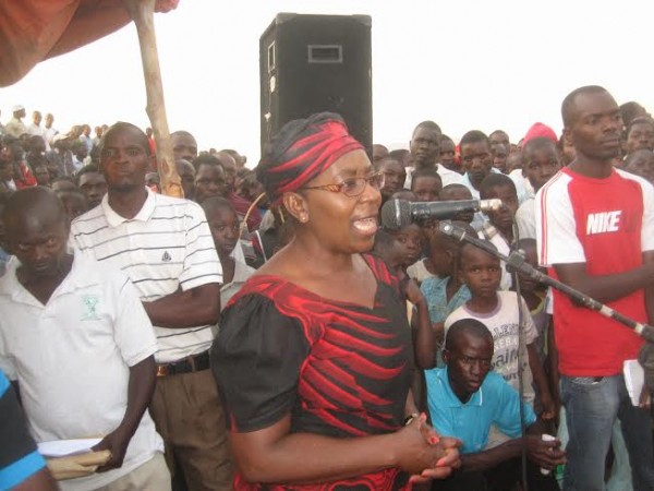 NyaLonje behind the mic pledging meaningful developments for the youth,women and famers of Mzimba (N) to another level.