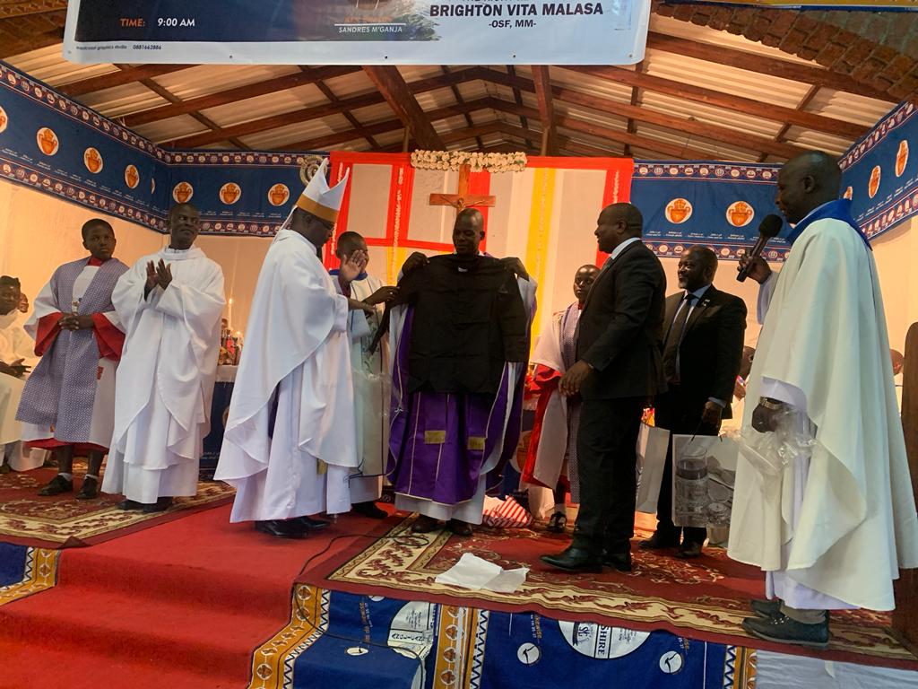 Energy Minister Matola pledges to work with Anglican Church in promoting clean energy interventions - Malawi Nyasa Times - Vimarsana News