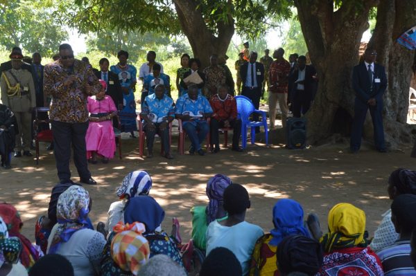 President Peter Mutharika speaks to flood victims at Mwangwela Village at Kakoma School in Karonga District (C)Stanley Makuti