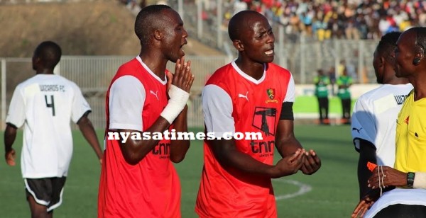 Red Lions complaining to the referee...Photo Jeromy Kadewere