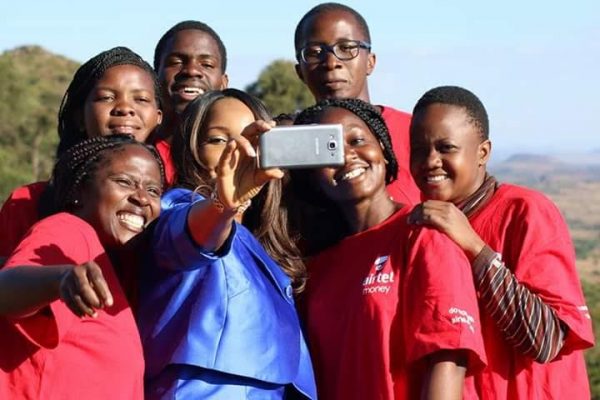 Selfie opportunity for charity walkers with Mary Chilima, the wife to State vice president
