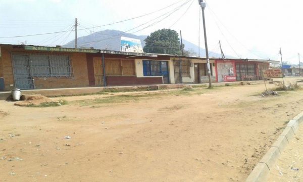 Shops remained closed. Pic by Sarah Munthali, Mana