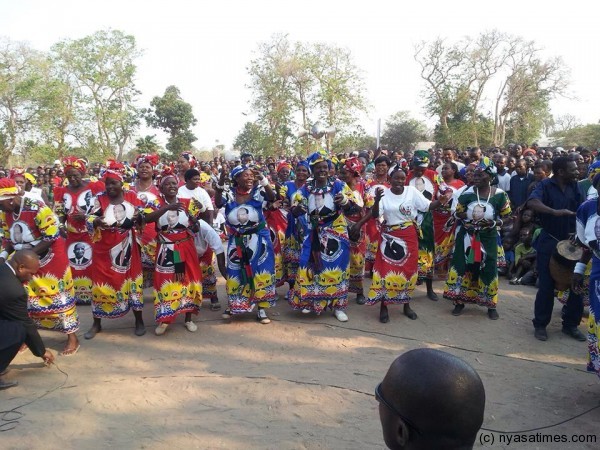 MCP supporters dancing